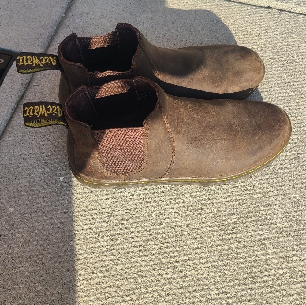 Dr. Martens Katya Chelsea Boots - Picture 5 of 11